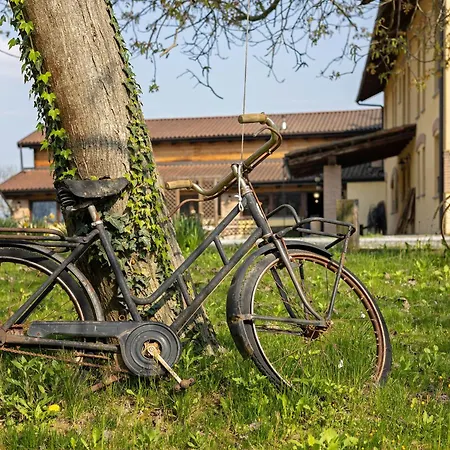 Fattoria Delle Vignole * Sommariva Perno