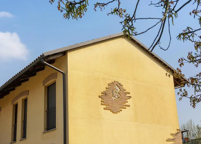 Fattoria Delle Vignole Villa Sommariva Perno