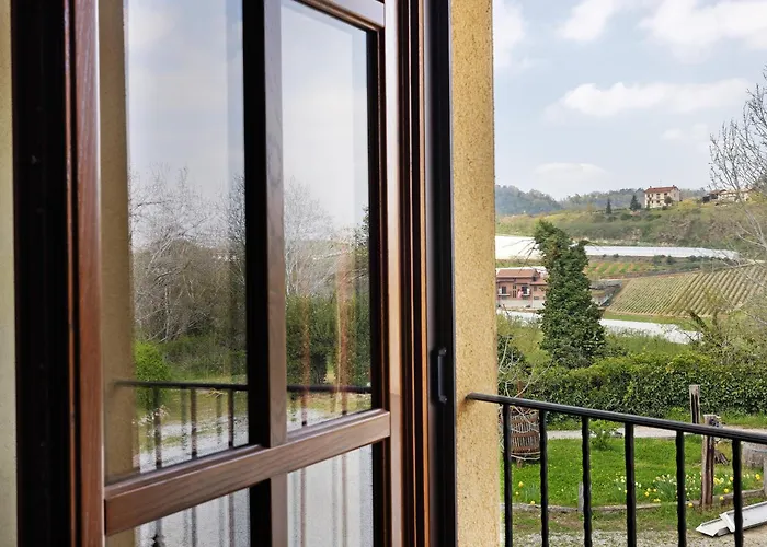 Fattoria Delle Vignole * Sommariva Perno